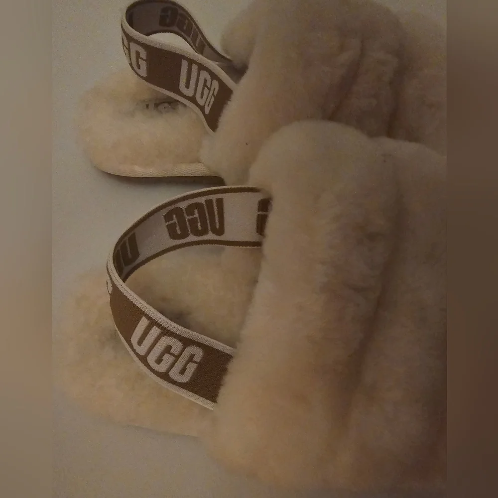 UGG Plush Cream Slippers Sz 11 Toddler